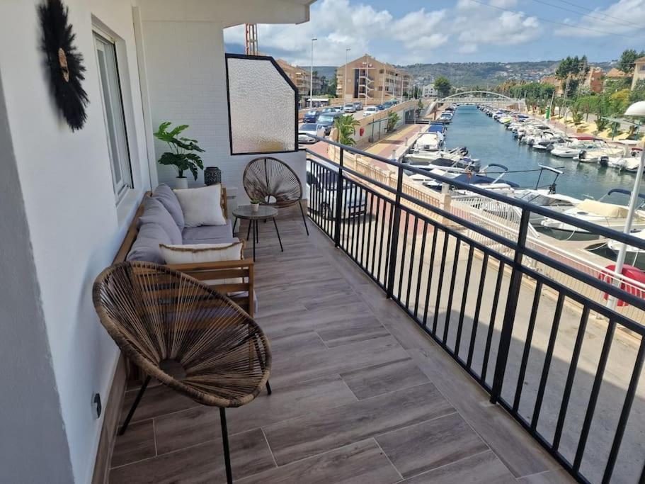 Waterfront 3 Bed Apartment, 90M From The Beach Platja de Larenal Eksteriør billede