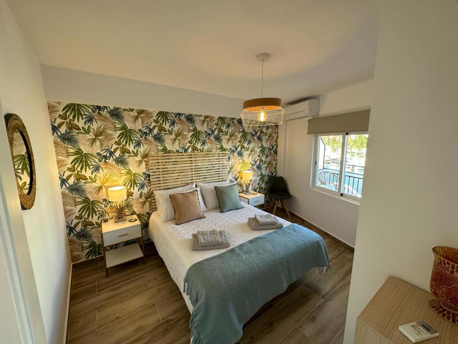 Waterfront 3 Bed Apartment, 90M From The Beach Platja de Larenal Eksteriør billede