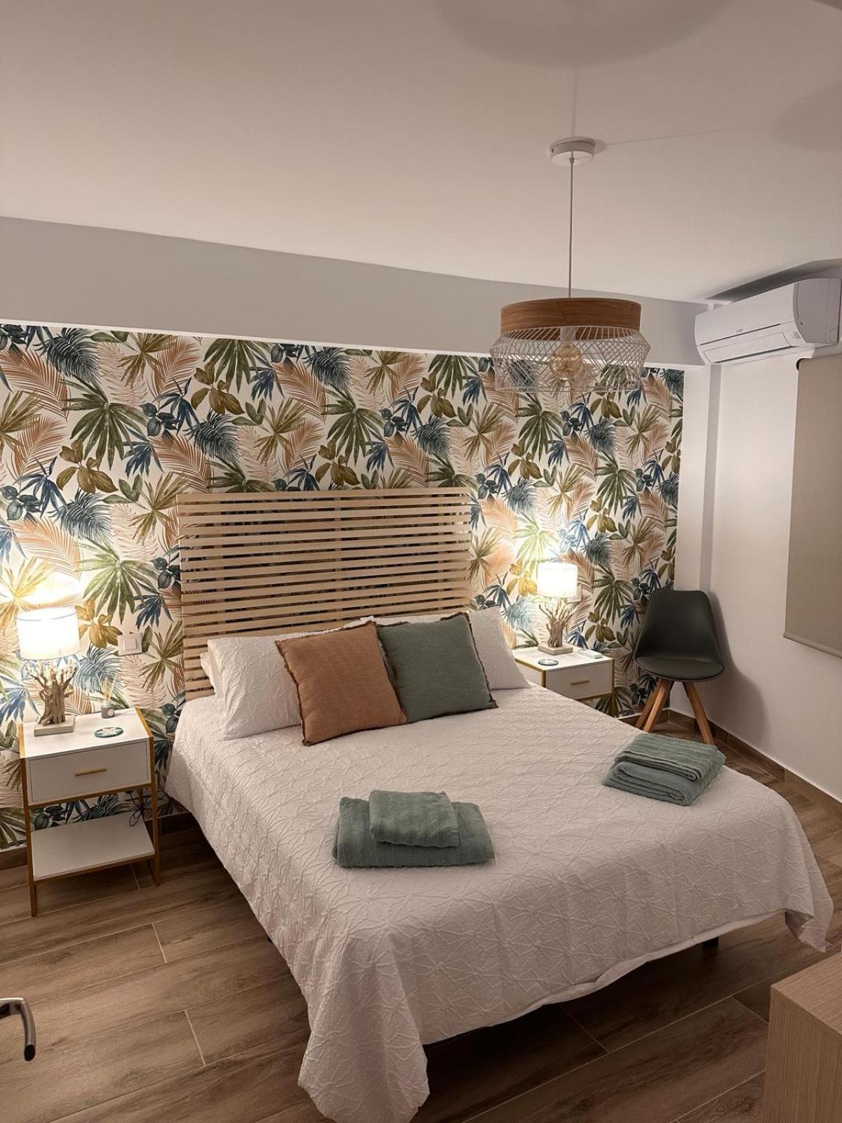 Waterfront 3 Bed Apartment, 90M From The Beach Platja de Larenal Eksteriør billede