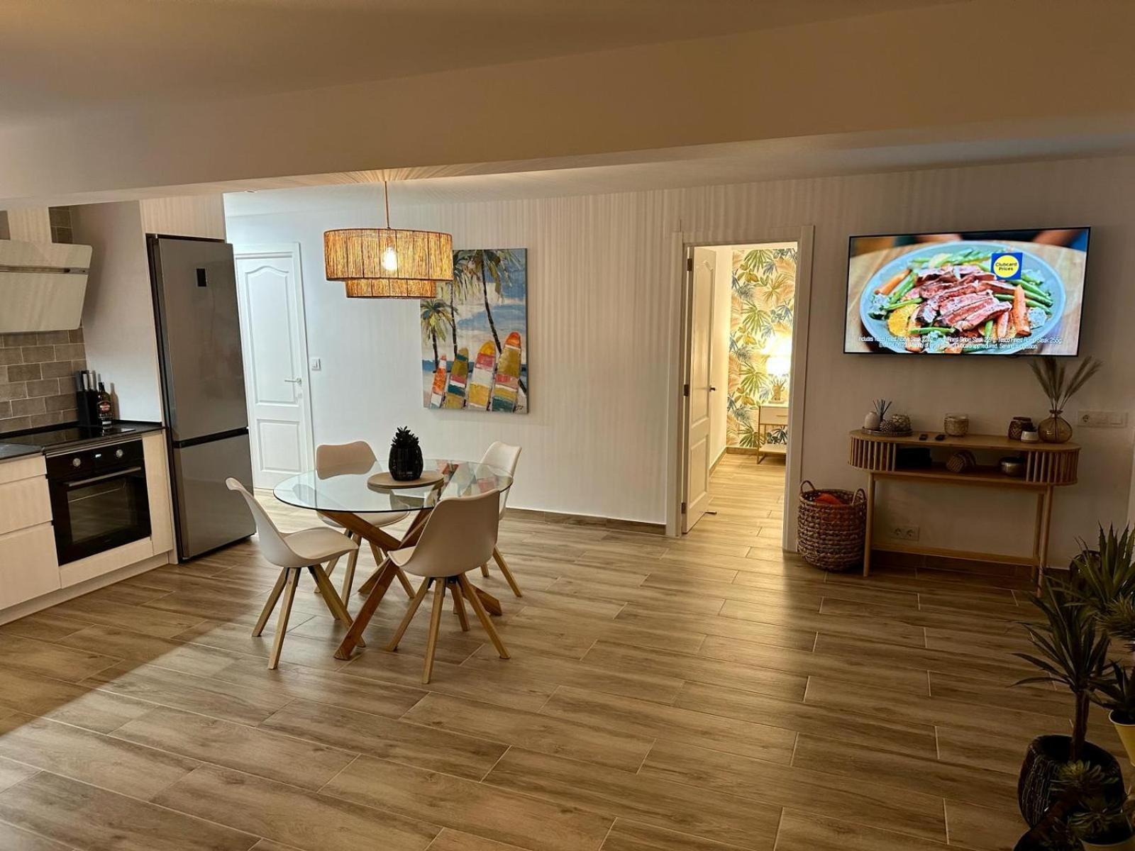 Waterfront 3 Bed Apartment, 90M From The Beach Platja de Larenal Eksteriør billede