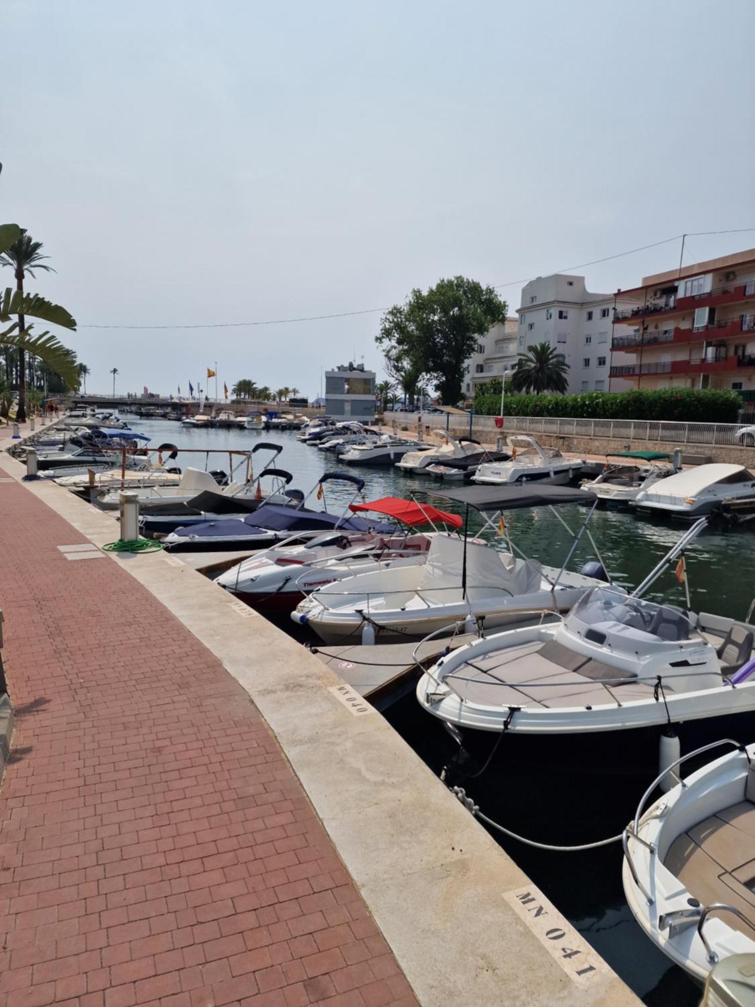 Waterfront 3 Bed Apartment, 90M From The Beach Platja de Larenal Eksteriør billede