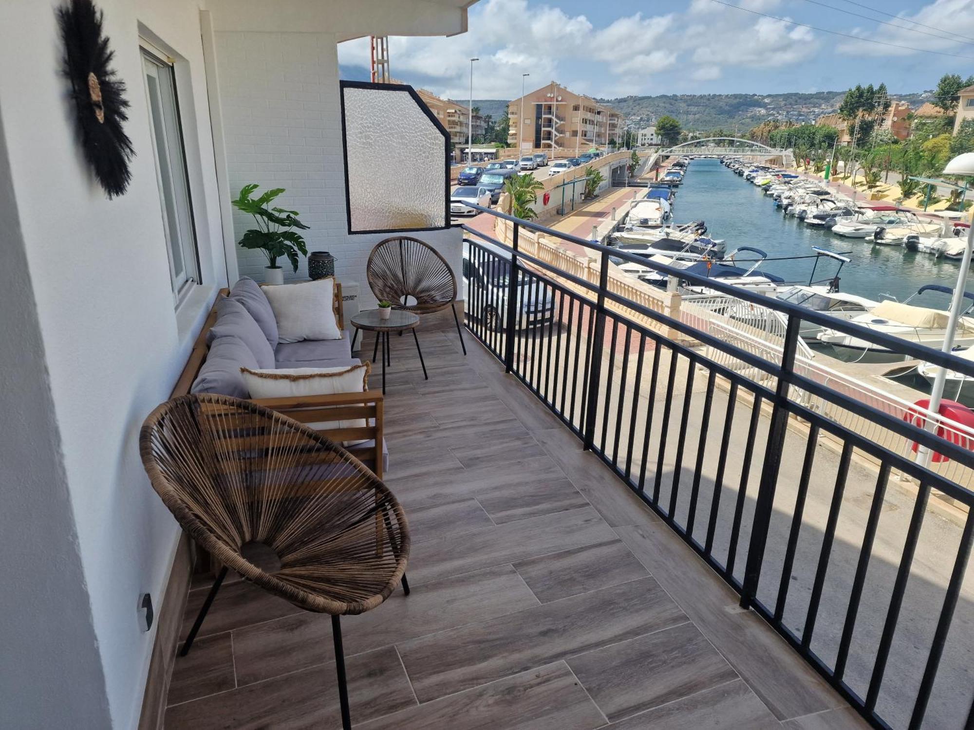 Waterfront 3 Bed Apartment, 90M From The Beach Platja de Larenal Eksteriør billede