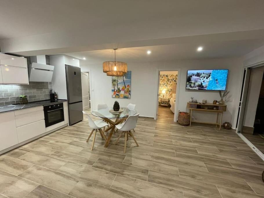 Waterfront 3 Bed Apartment, 90M From The Beach Platja de Larenal Eksteriør billede