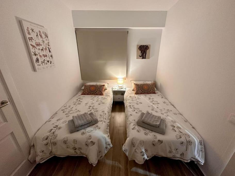 Waterfront 3 Bed Apartment, 90M From The Beach Platja de Larenal Eksteriør billede