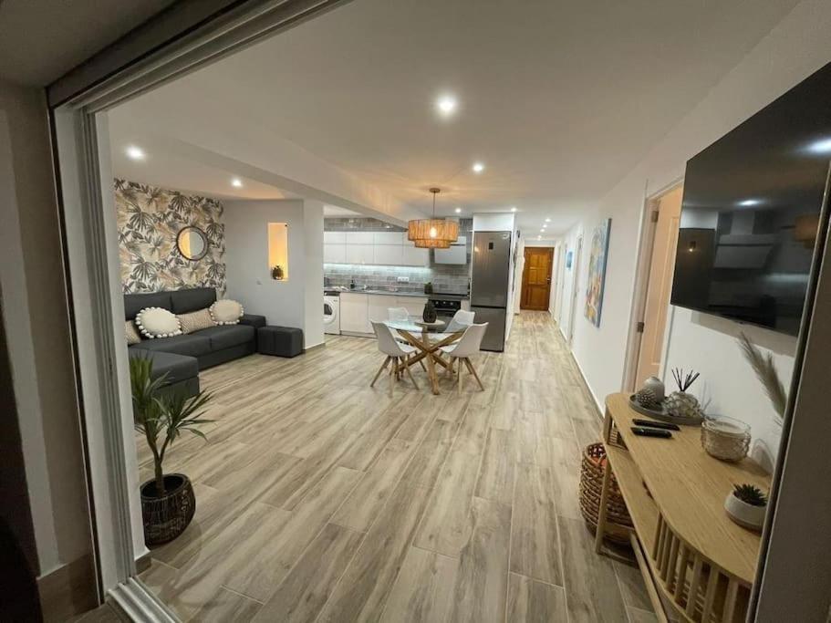 Waterfront 3 Bed Apartment, 90M From The Beach Platja de Larenal Eksteriør billede