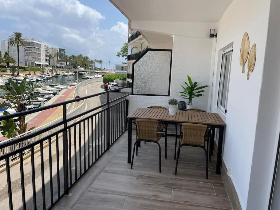 Waterfront 3 Bed Apartment, 90M From The Beach Platja de Larenal Eksteriør billede